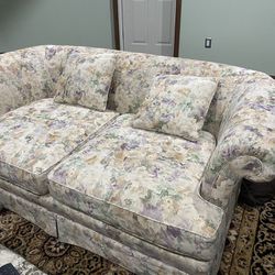 Couch Set With Pillows