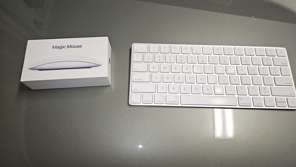 APPLE MAGIC MOUSE AND KEYBOARD