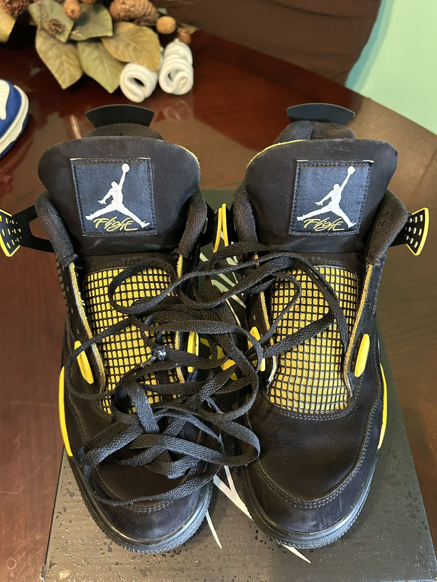 Air Jordan 4 “Thunder” size 12