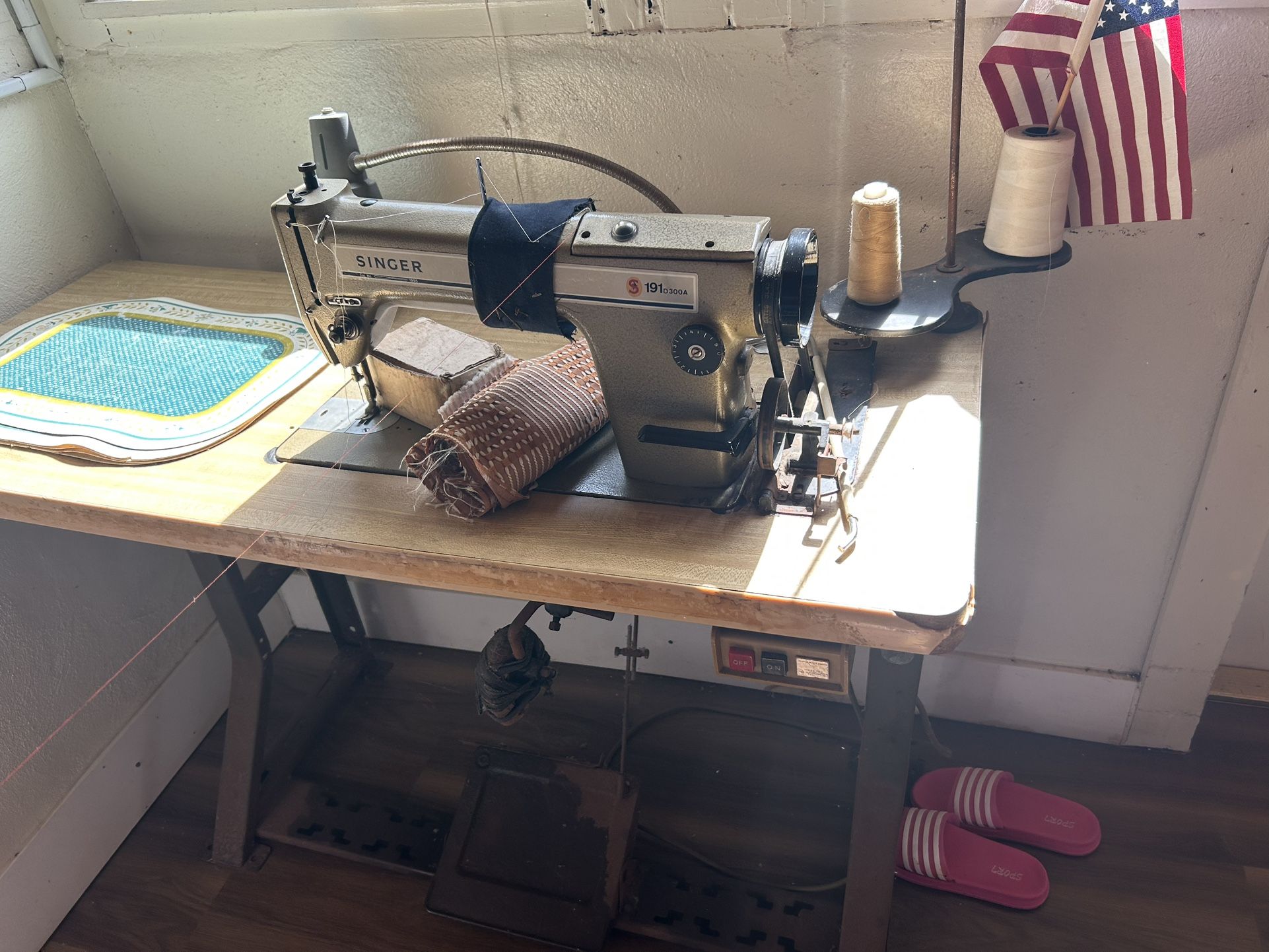 Singer Sewing Machine 