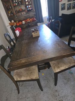 Long table