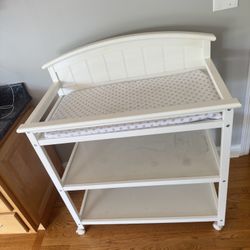 Free Changing Table 