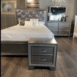 New Queen Bedroom Set