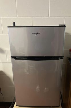 Whirlpool 3.1 Refrigerator