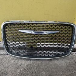2015-2023 CHRYSLER 300 GRILLE OEM