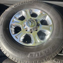 2021 Ram 2500 Rims with  tires