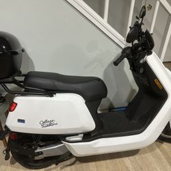 NIU NQI Sport 2023 Electric Scooter 