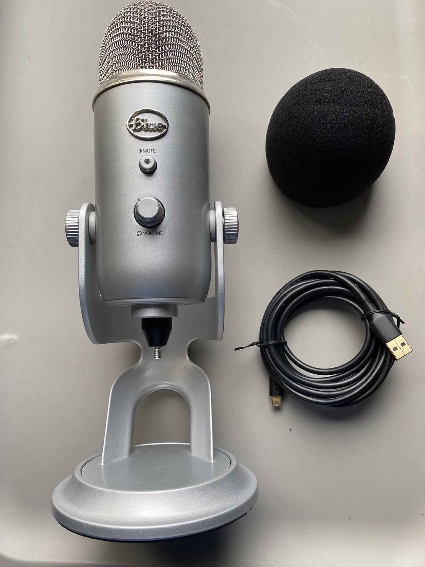 Blue Yeti USB Microphone (Silver)