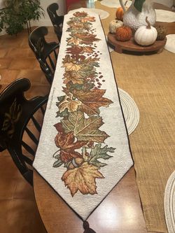 Beautiful Fall Table Runner