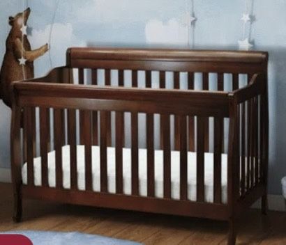 Baby Crib with Water Proof Mattresses