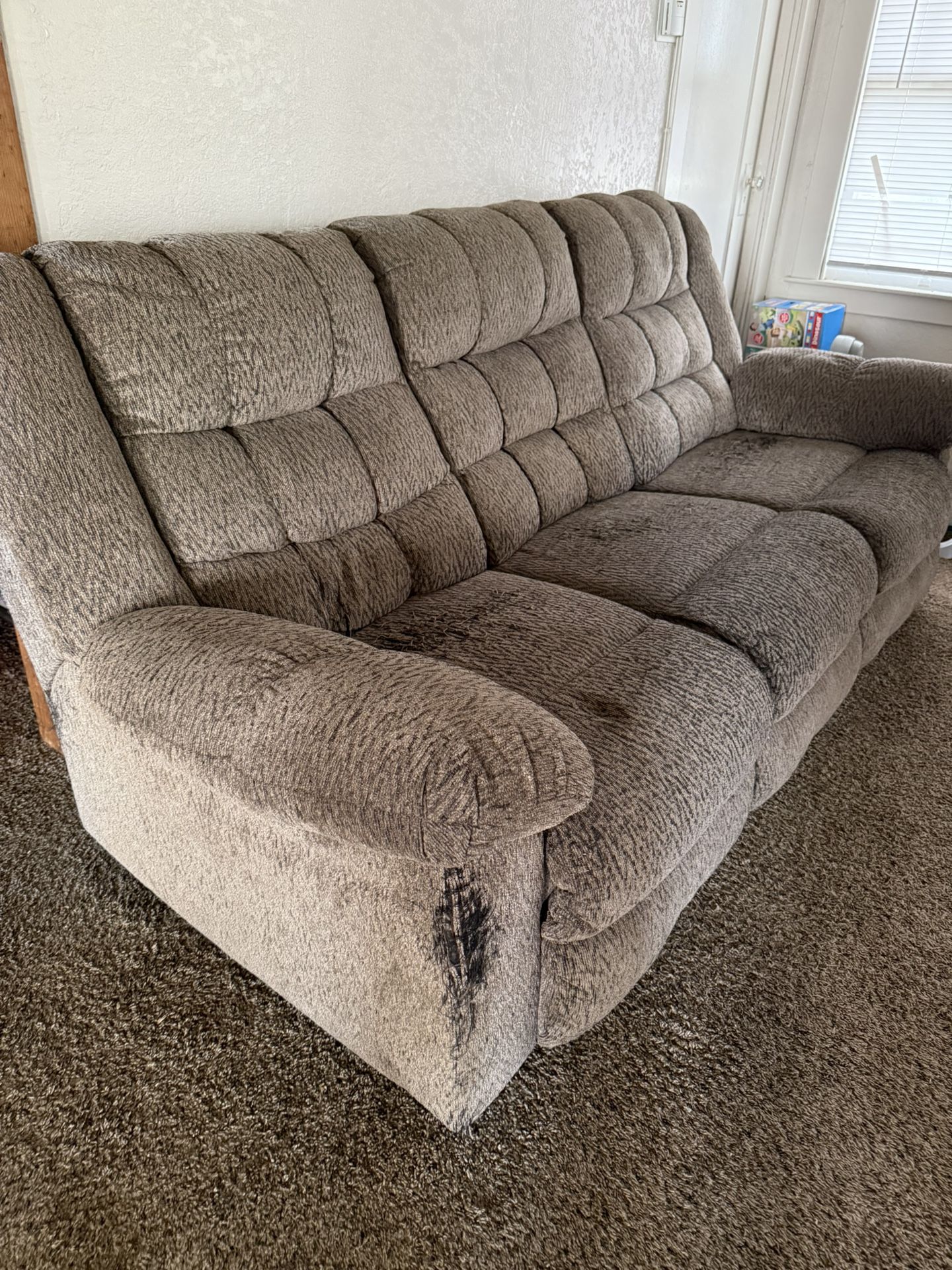 Couches (recliner) 