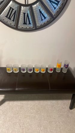9 Painted glasses. Never used.