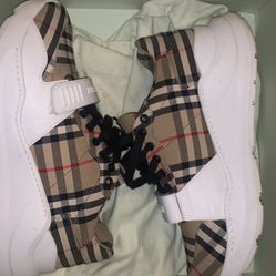 Burberry Shoes 