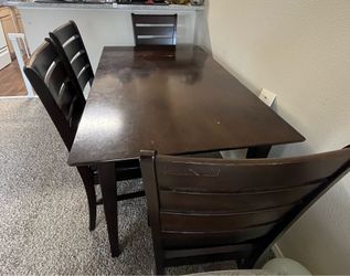 Dining table with 6 chairs