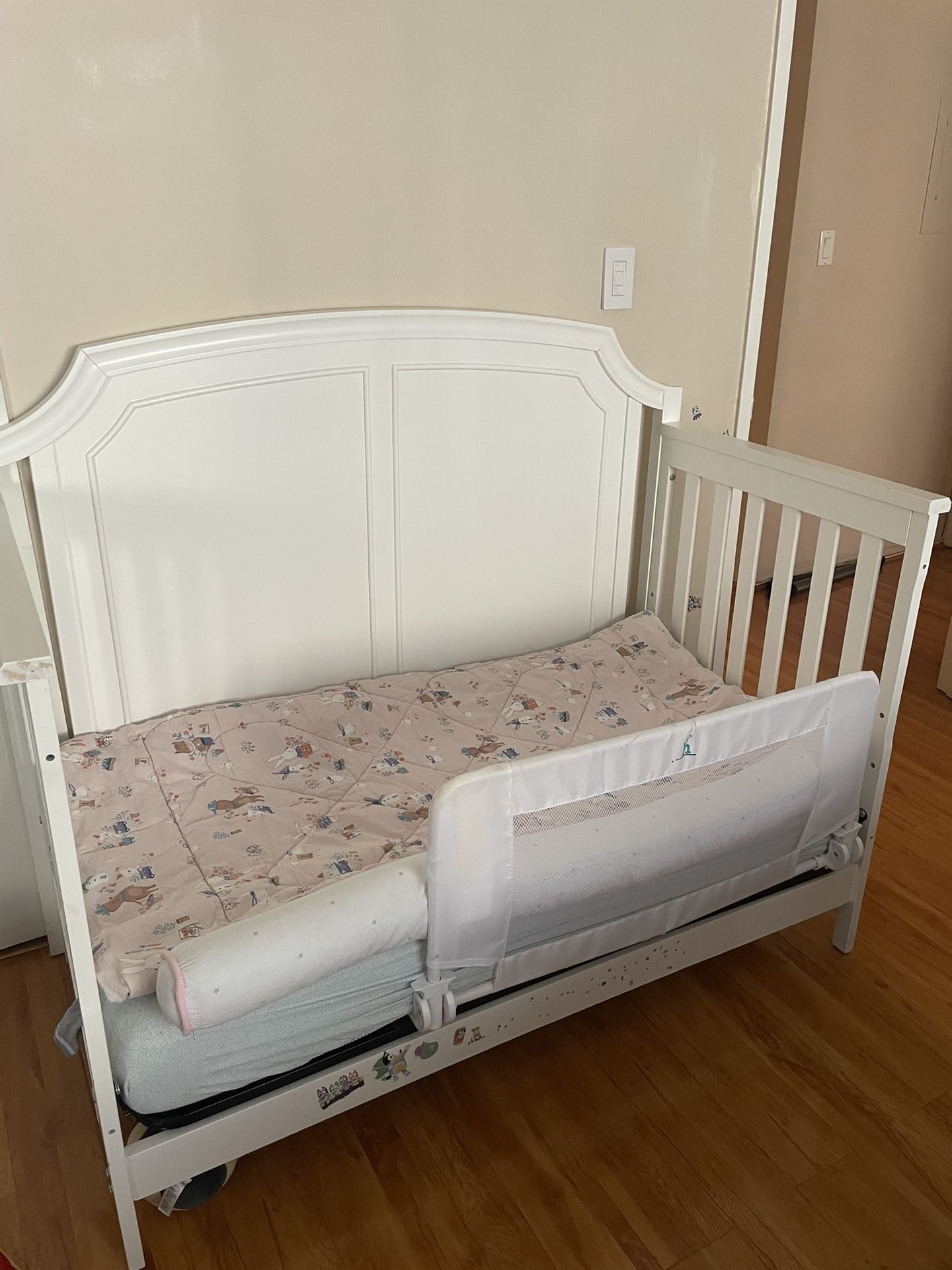 Elegant White Toddler Bed with Safety Rail Excellent Condition!