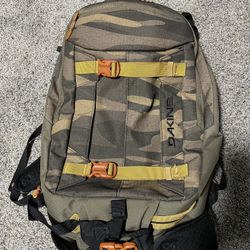 Dakine Mission Pro Backpack Camo