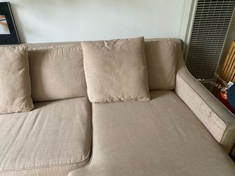 Couch for Pickup at 757 Temple Ave 90804