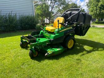John Deere z930 commercial zero turn lawnmower with 60 in deck Kawasaki motor and material collection system