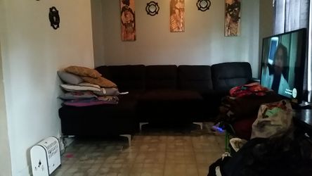 Black 2pc sectional couch