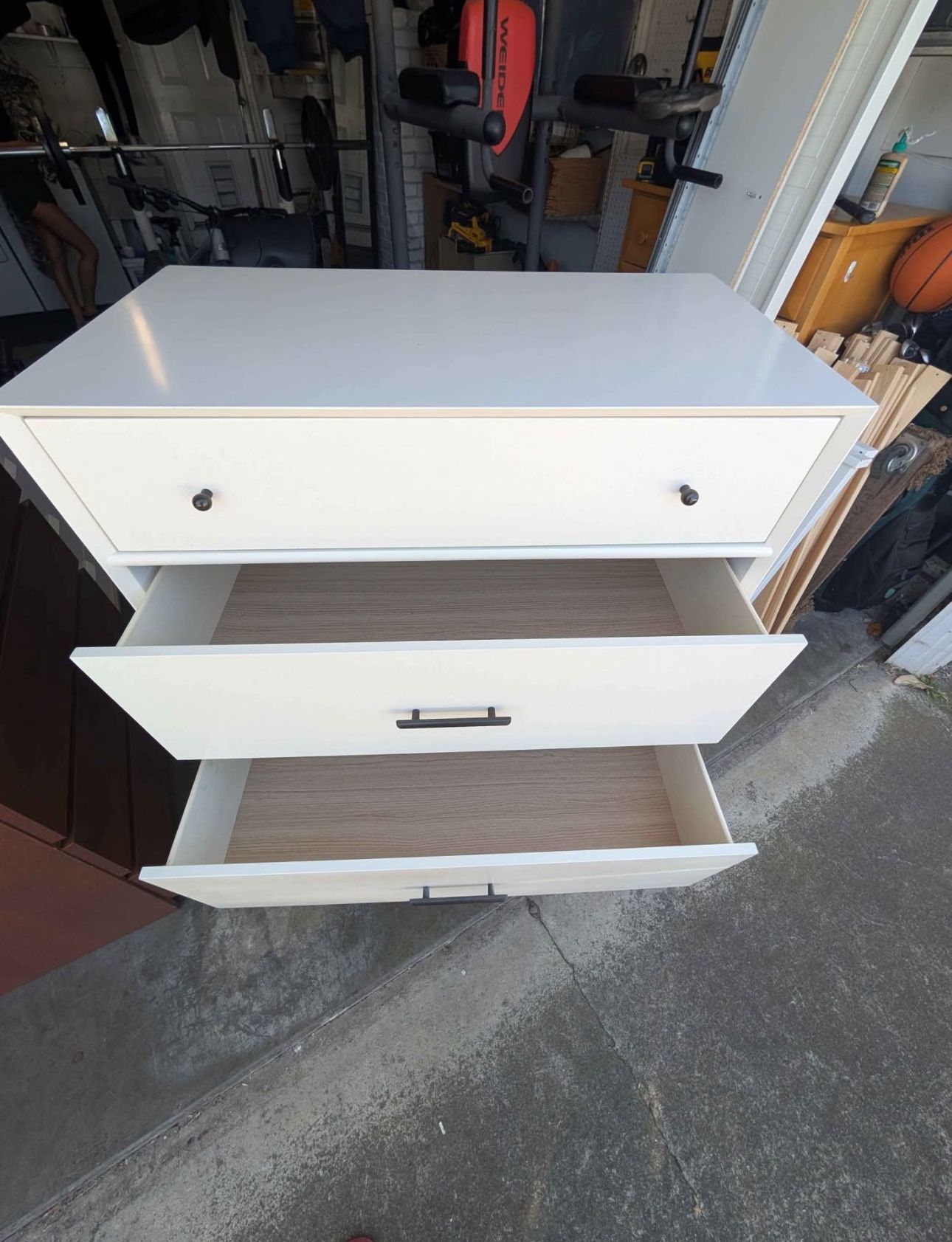 Dresser 