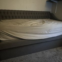 Twin Trundle Come With Mattress. **cash Only** **pickup Only**
