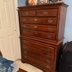 Dresser, Chest of Drawers & Nightstand