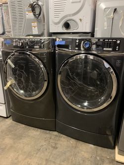 New GE front loading washer & gas dryer set with steam option, comes with 6 months warranty