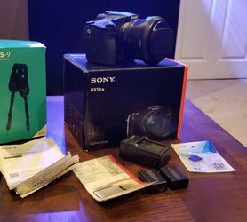 Sony RX10 III 4K Camera with many extras