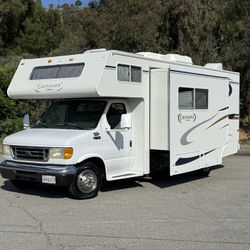 2005 Jayco Greyhawk 24 Motorhome 