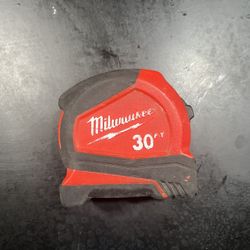 30 Ft Milwaukee Tape Measure 