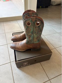 Cowboy boots (Ariat) size 12