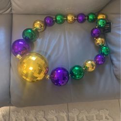 Oversize Marsi Gras Beads