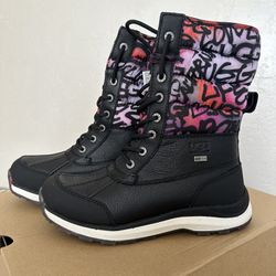 Ugg Women’s Adirondack Graffiti Boot Size 7