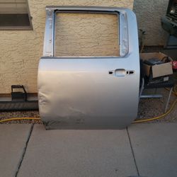 2022 Silverado  Lt ReR Door 