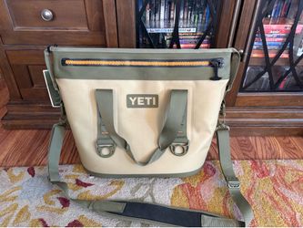 Yeti hopper 220 soft cooler bag - new with tags