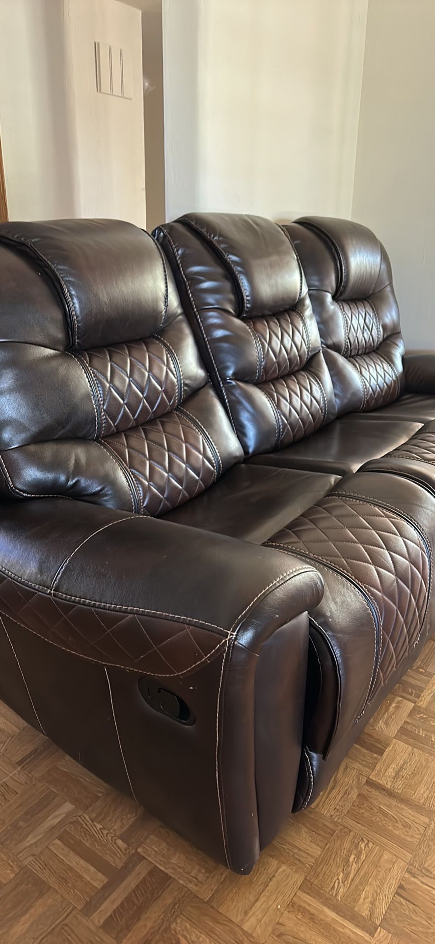 Putnam Reclining Leather Sofa 