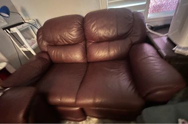 La-Z Boy Genuine Leather Loveseat Red 2 Seat Good Condition