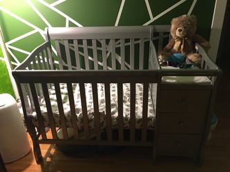 Baby Crib With Changing Table And Storage