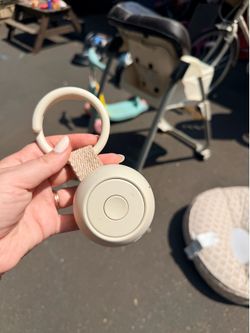 Hatch sound machine