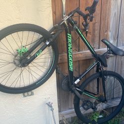 Mangoose mountain bike (check desc)