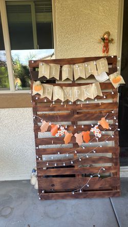 Decorative pallet