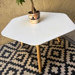 Super Cute Hexagon Shaped Coffee Table 