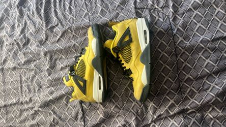 Jordan 4 Lightning Size 11(worn)