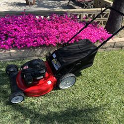 Yard Machines 21 in. Mower 140 cc  Brigs Briggs & Stratton Motor OHV rear bag Mulch In  Working Order 
