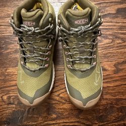 Brand New KEEN Women's NXIS Evo Mid Height Waterproof Fast Packing Hiking Boots, Olive Drab/Silver Birch, 6.5 