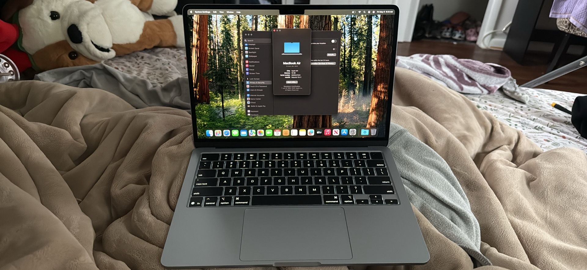 NEW MACBOOK Air 2025 M4 256gb 16g Of Memory