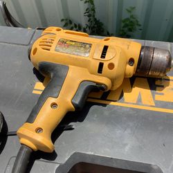 DEWALT DRILL