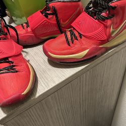 Kyrie Basketball Shoes