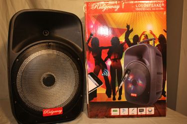 Bluetooth speaker SD card,slot USB port,FM radio,microphone included for karaoke