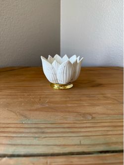 Bath & Body Works marble floral/flower candle holder